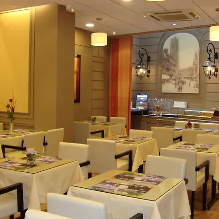 Logis Borel מלון 4*